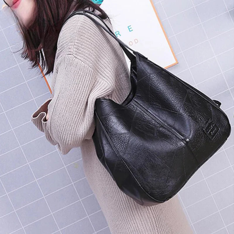 Bolsa Feminina de Couro Modelo Jhegger