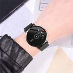 Relógio Dual Time com Pulseira de Malha em Liga